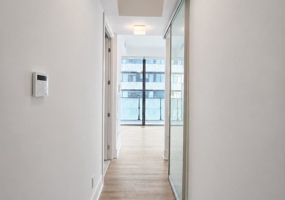 42-charles-street-e-toronto-toronto-ontario-c13695430