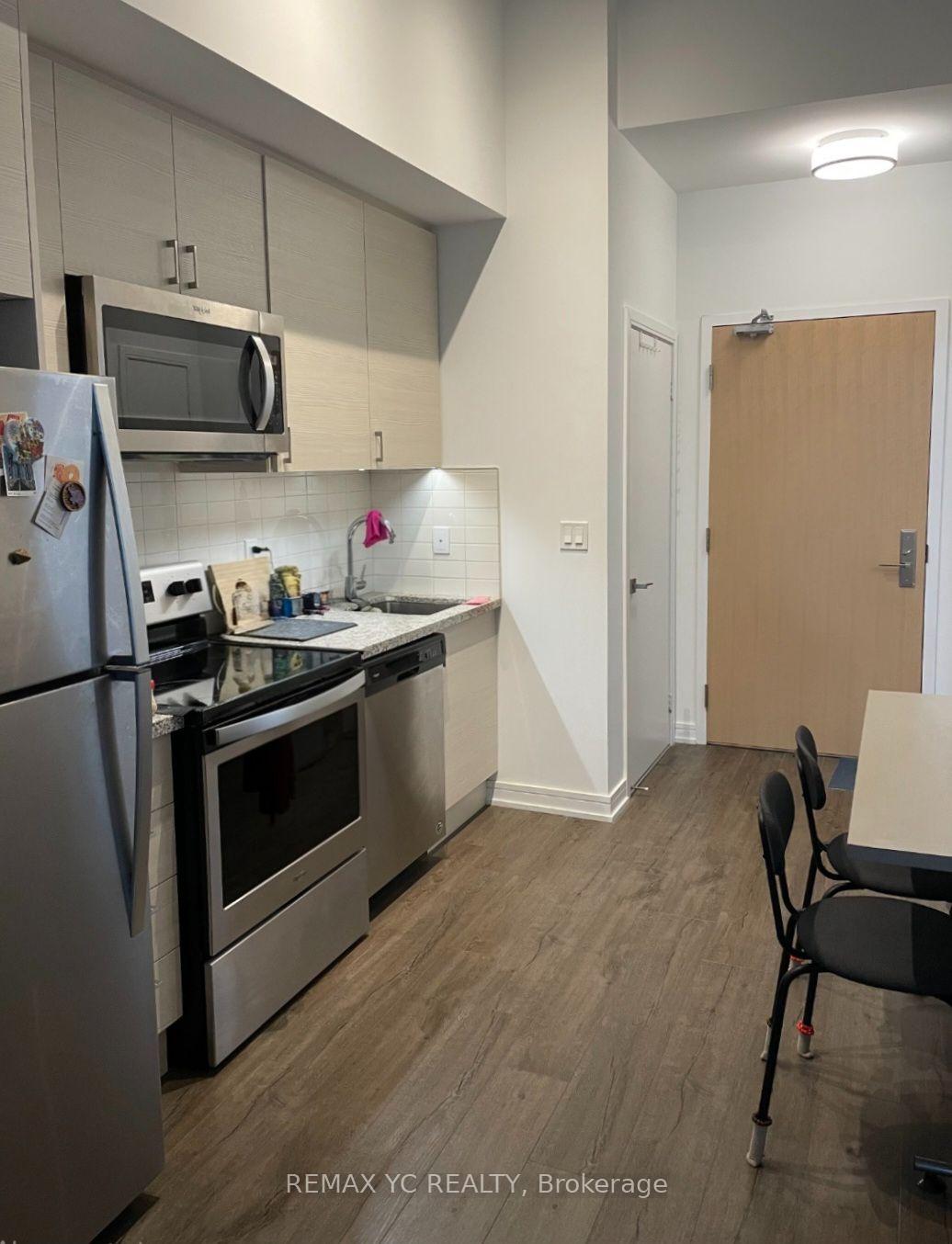621-sheppard-avenue-e-toronto-north-york-ontario-c13695554