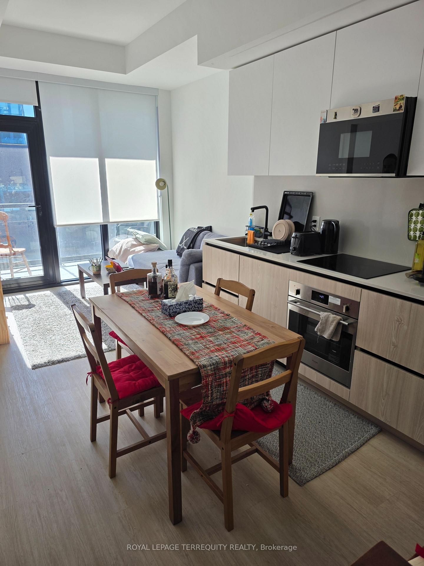 699-sheppard-avenue-toronto-north-york-ontario-c13695676