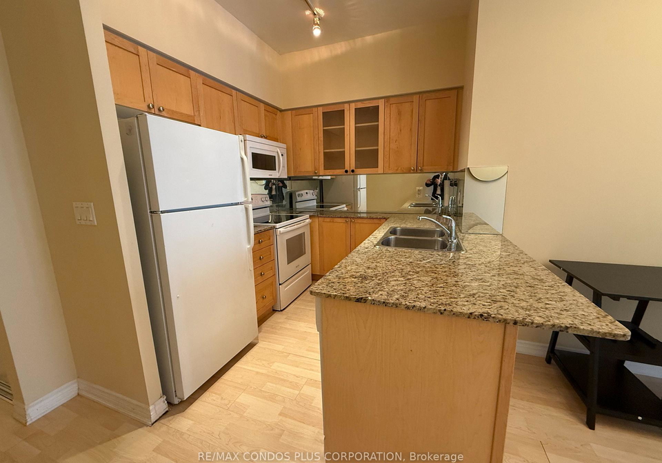 761-bay-street-n-toronto-toronto-ontario-c13695922