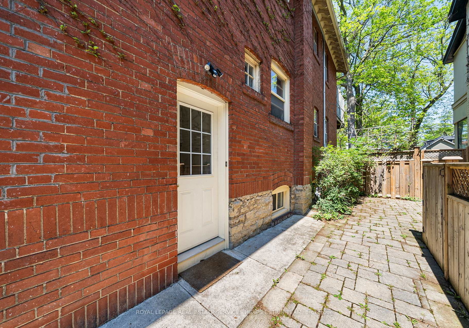 330-st-clair-avenue-e-toronto-toronto-ontario-c13696064