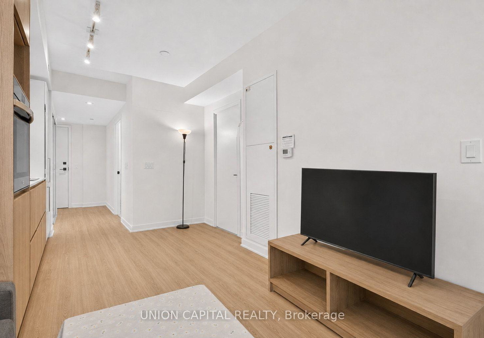 319-jarvis-street-toronto-toronto-ontario-c13696068