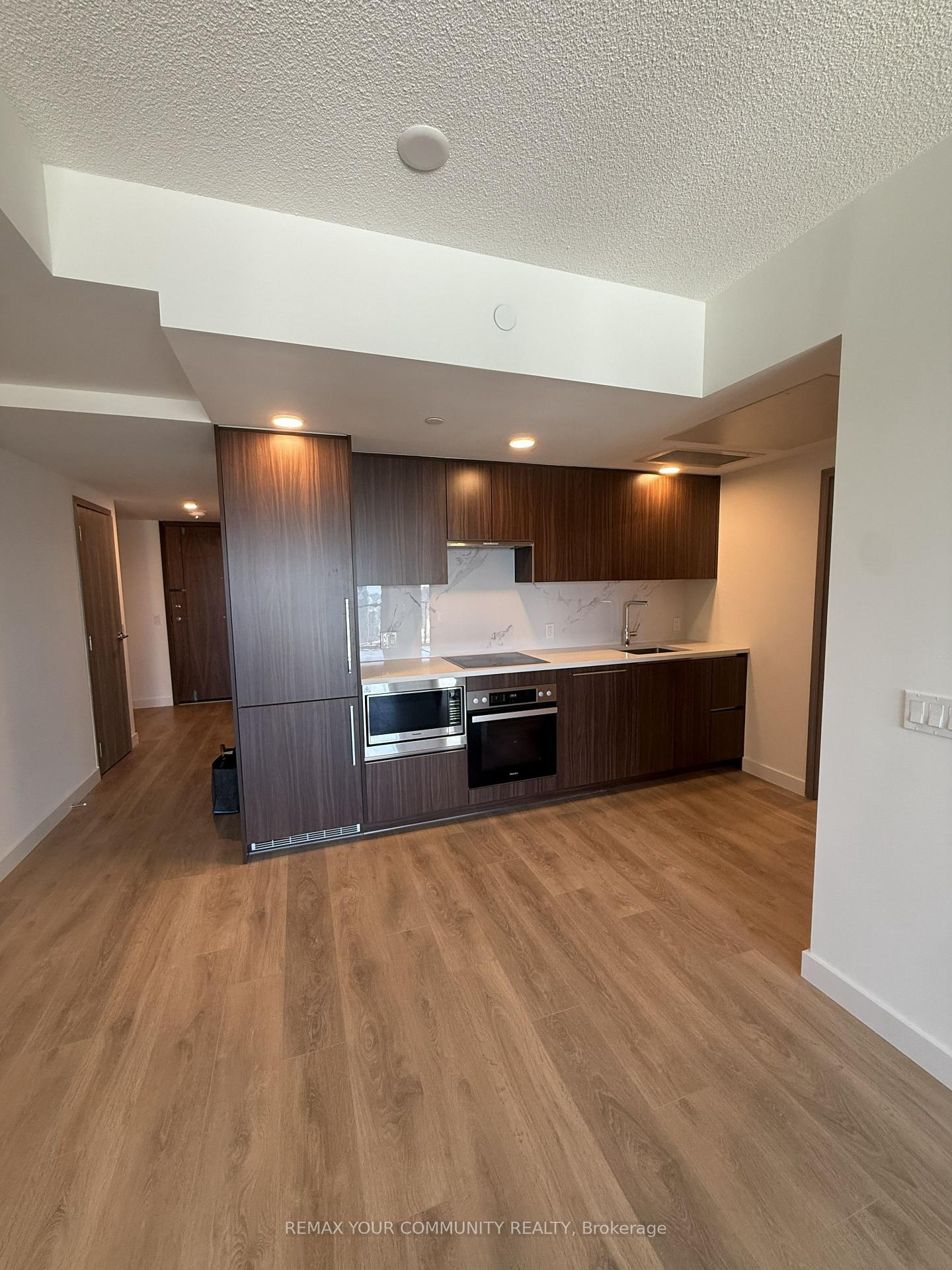 3-concord-cityplace-way-toronto-toronto-ontario-c13696108