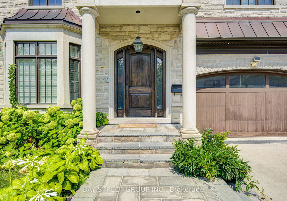 154-munro-boulevard-toronto-north-york-ontario-c13696194