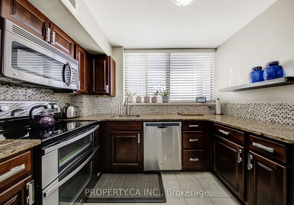 270-queens-quay-w-toronto-toronto-ontario-c13696386