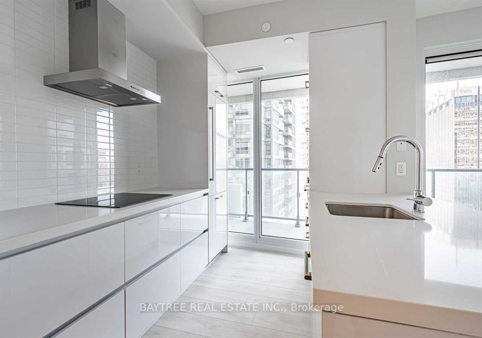 2221-yonge-street-toronto-toronto-ontario-c13696632