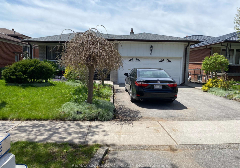 91-bickerton-crescent-toronto-north-york-ontario-c13696766
