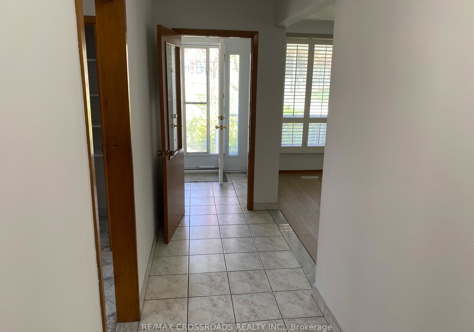91-bickerton-crescent-toronto-north-york-ontario-c13696766