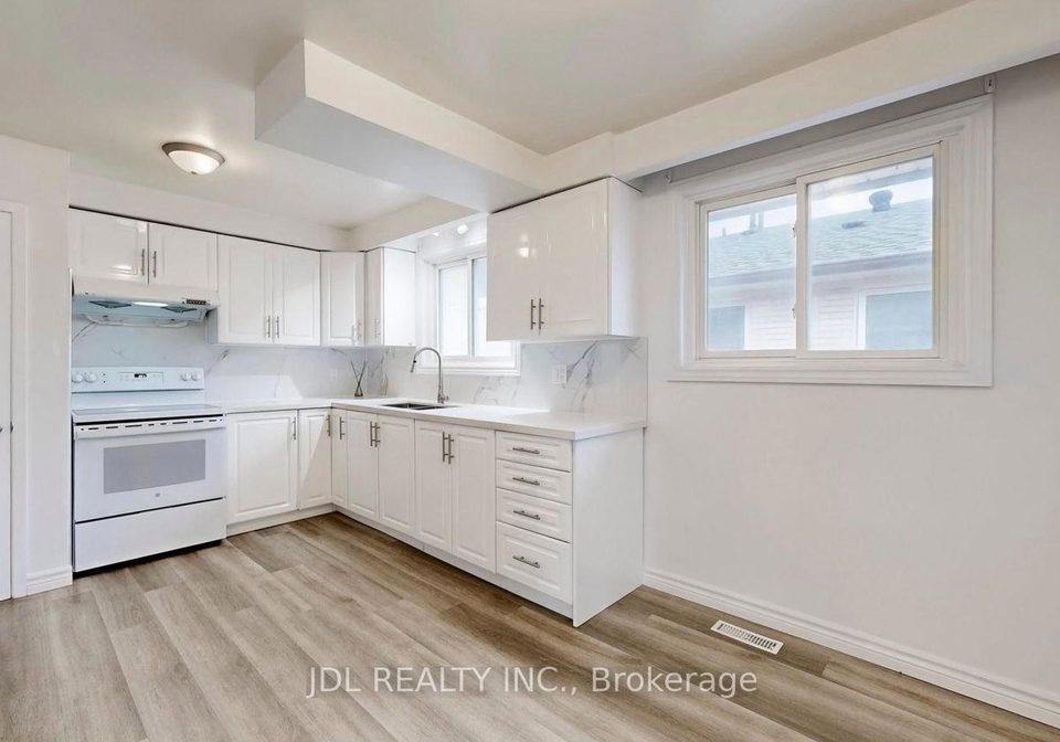 37-warfield-drive-toronto-north-york-ontario-c13697042