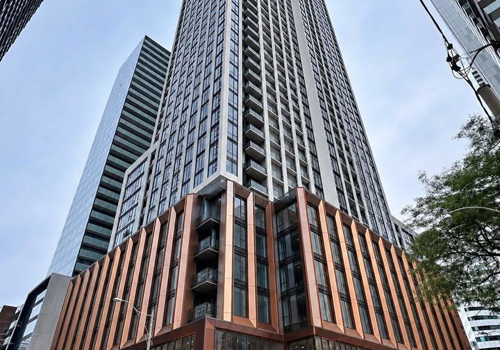 400-king-street-w-toronto-toronto-ontario-c13697080