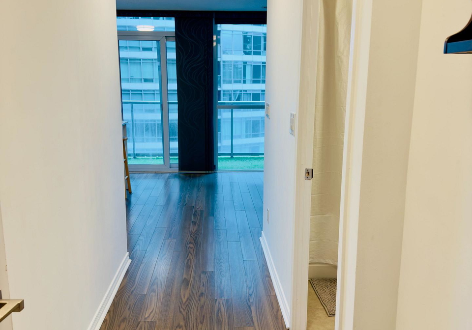 352-front-street-toronto-toronto-ontario-c13697112