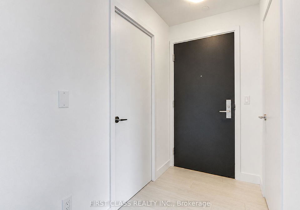 8-eglinton-avenue-e-toronto-toronto-ontario-c13697186
