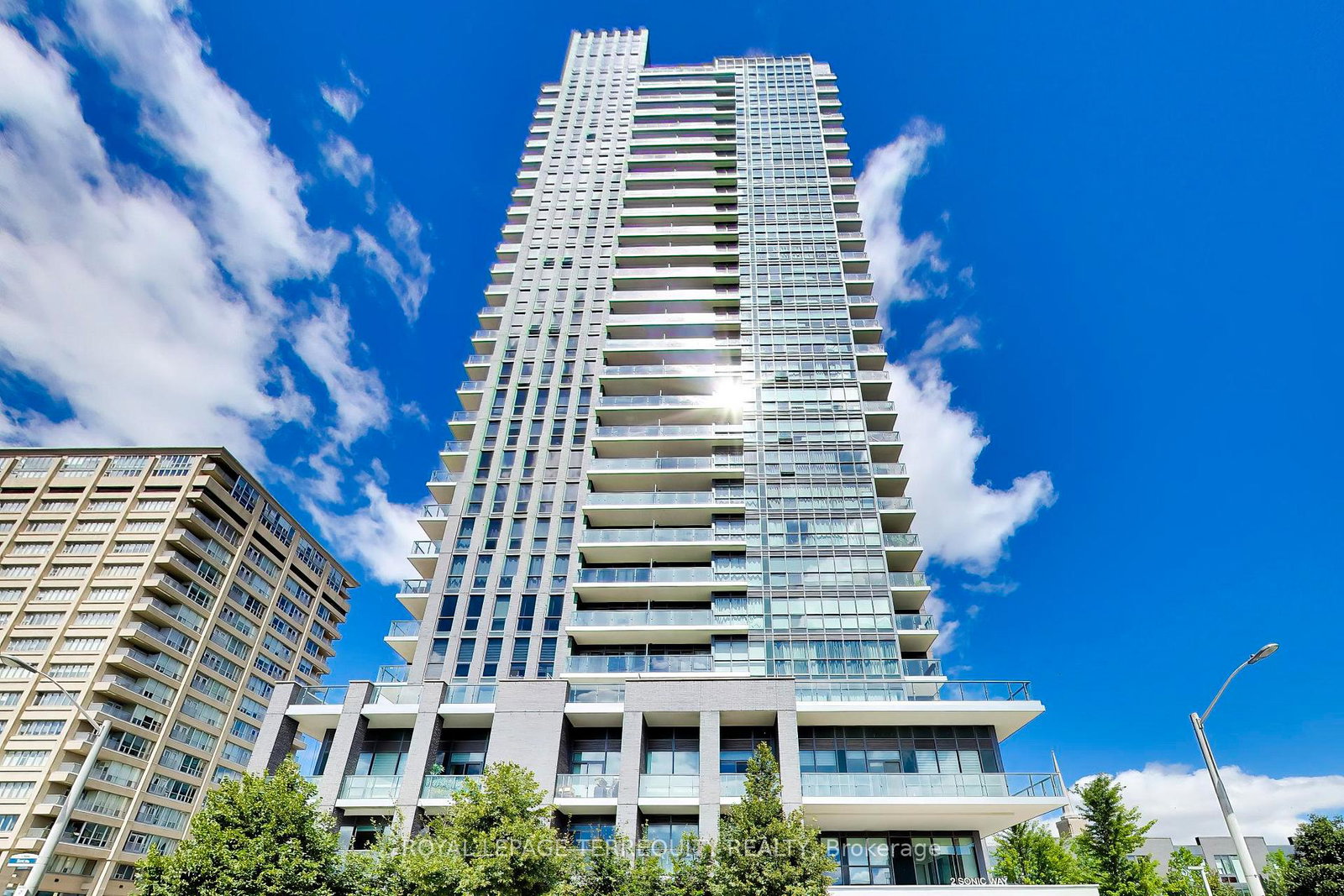 2-sonic-way-toronto-east-york-ontario-c13697352