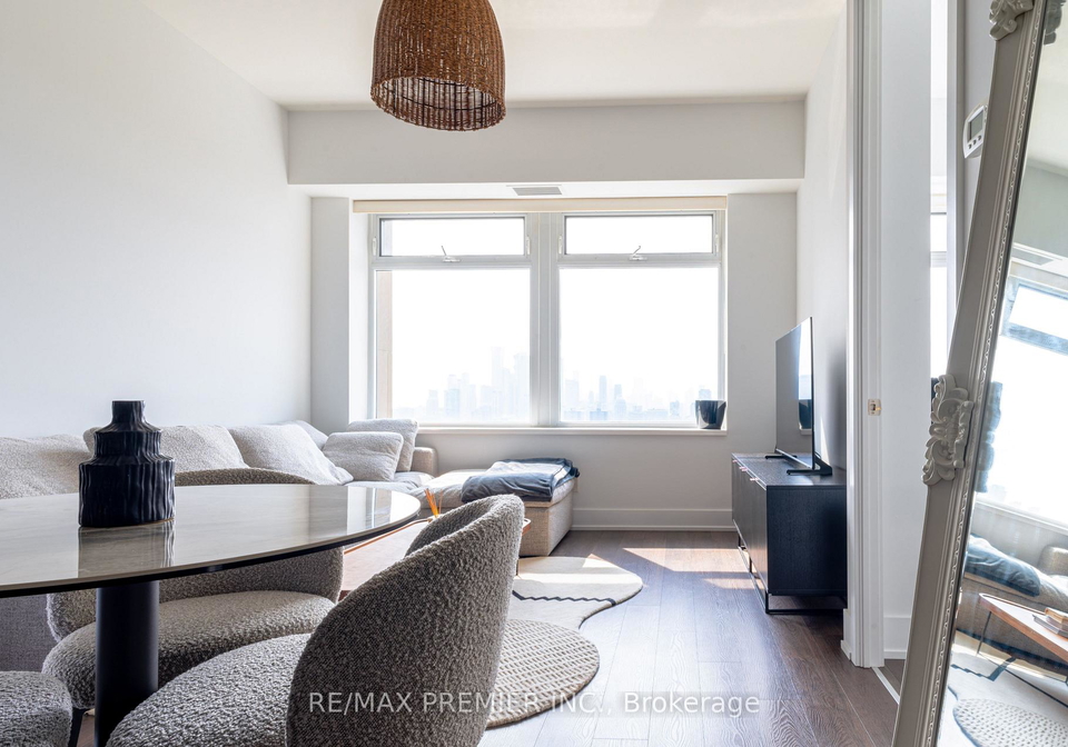 111-st-clair-avenue-w-toronto-toronto-ontario-c13697768