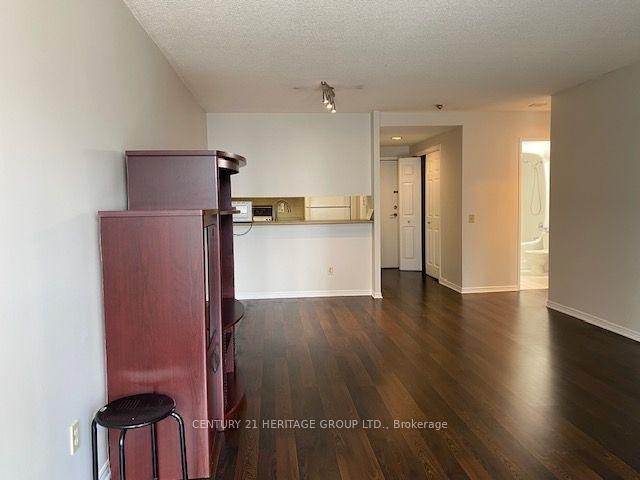 7-bishop-avenue-toronto-north-york-ontario-c13697792
