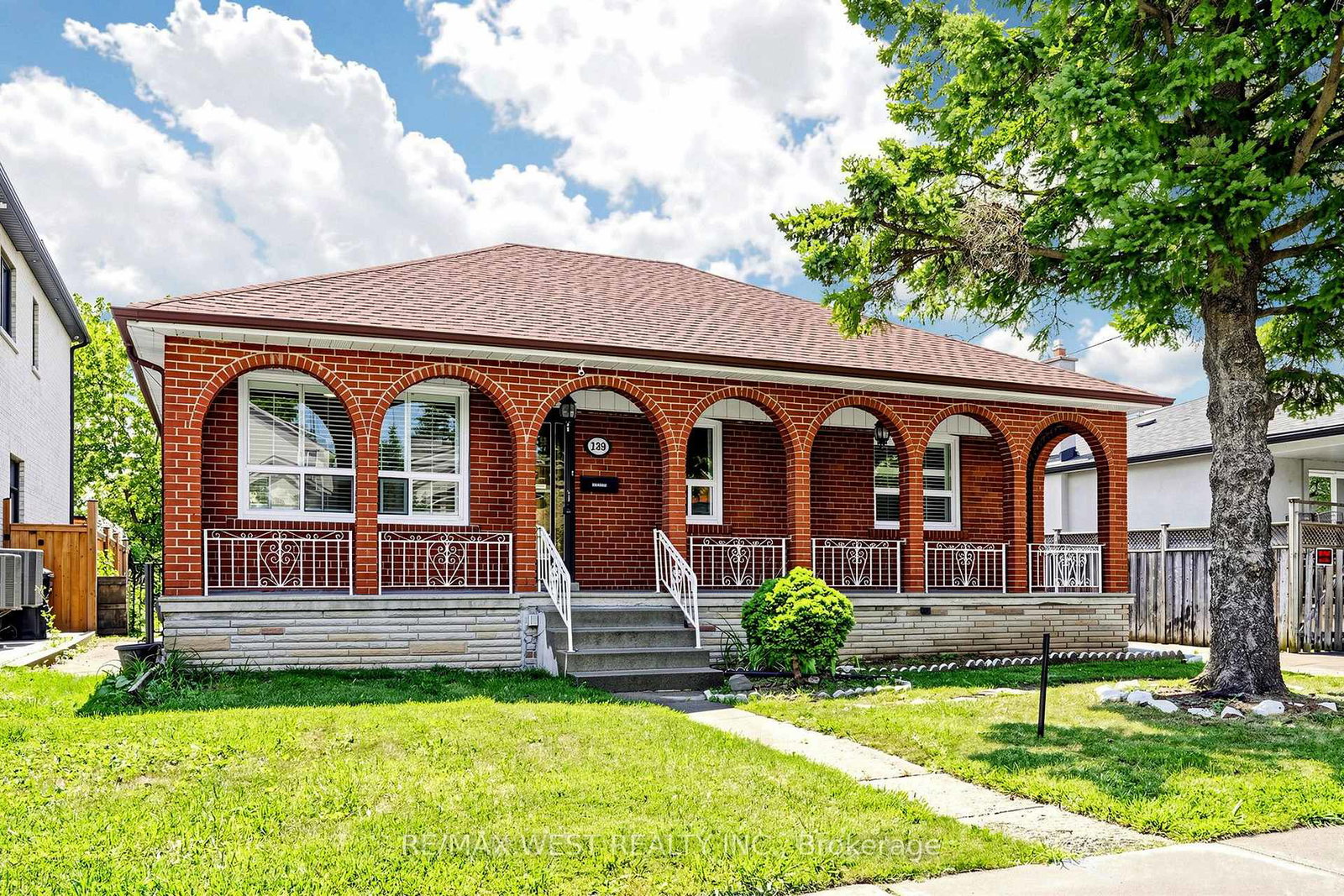 139-ranee-avenue-toronto-toronto-ontario-c13697796