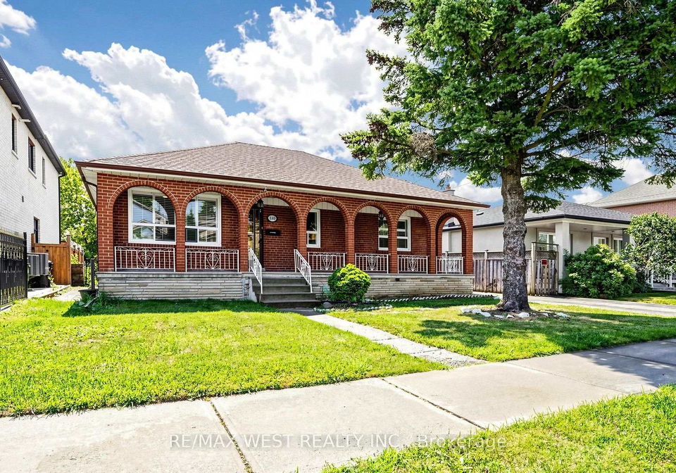 139-ranee-avenue-toronto-toronto-ontario-c13697796