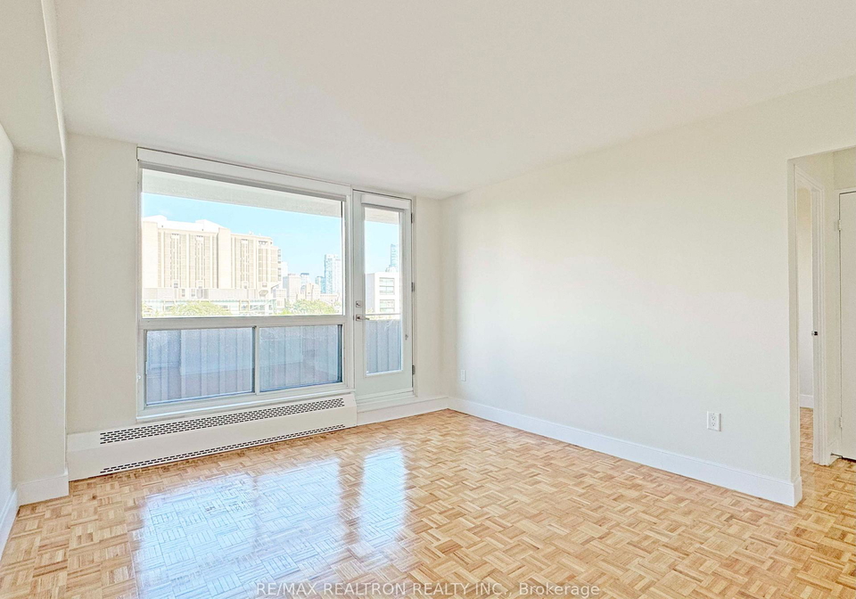 666-spadina-avenue-toronto-toronto-ontario-c13698224