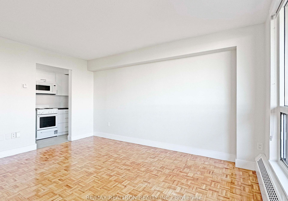 666-spadina-avenue-toronto-toronto-ontario-c13698224