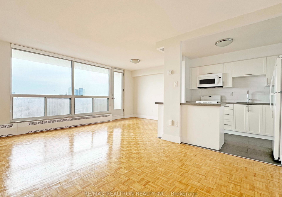 666-spadina-avenue-toronto-toronto-ontario-c13698368