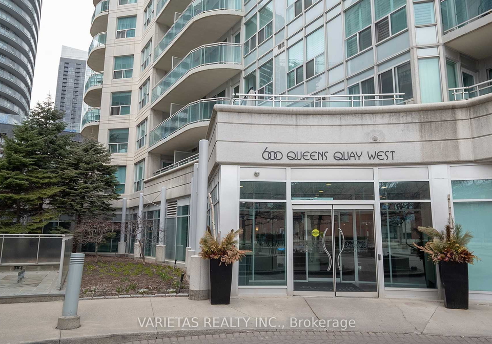 600-queens-quay-west-toronto-toronto-ontario-c13698504