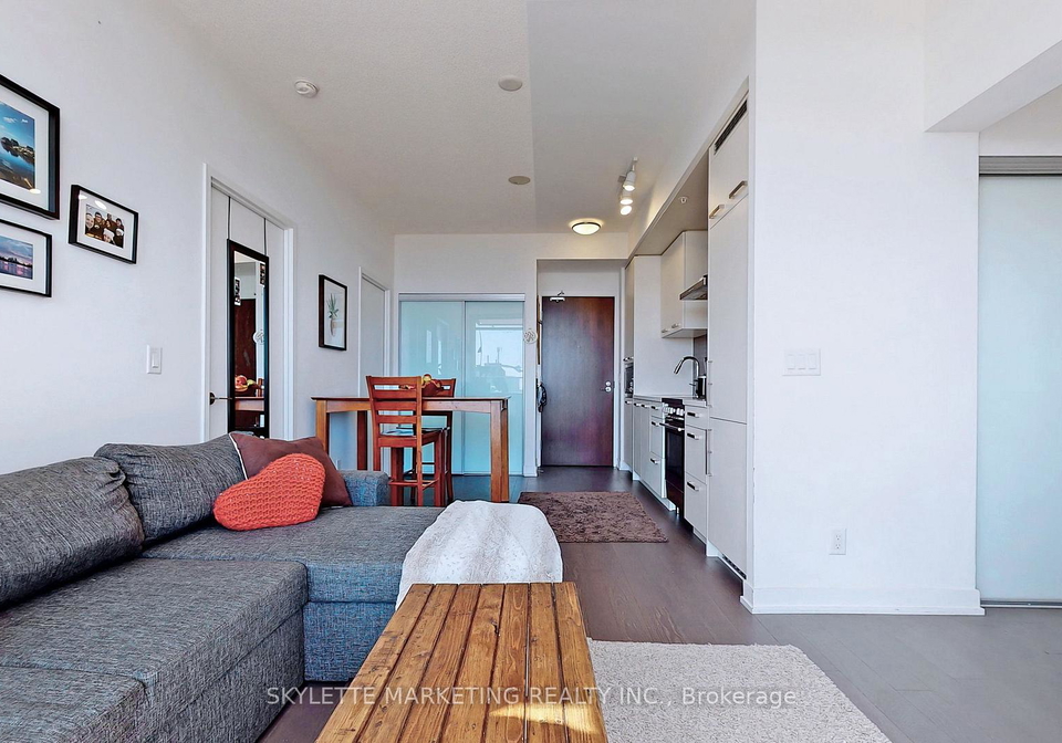 120-bayview-avenue-toronto-toronto-ontario-c13698748