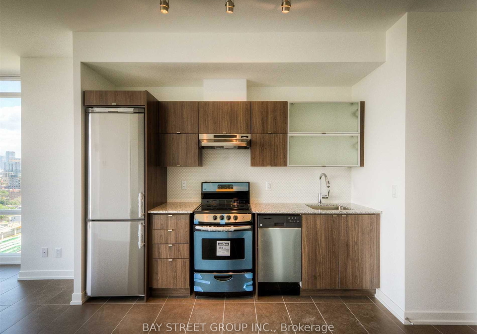 170-fort-york-boulevard-toronto-toronto-ontario-c13698760