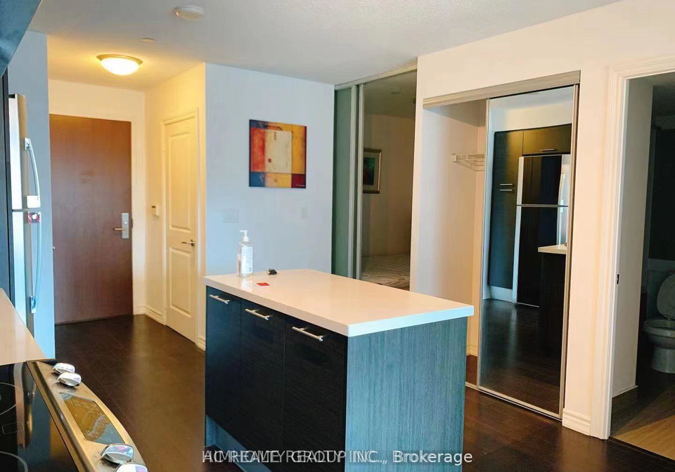 386-yonge-street-toronto-toronto-ontario-c13699126