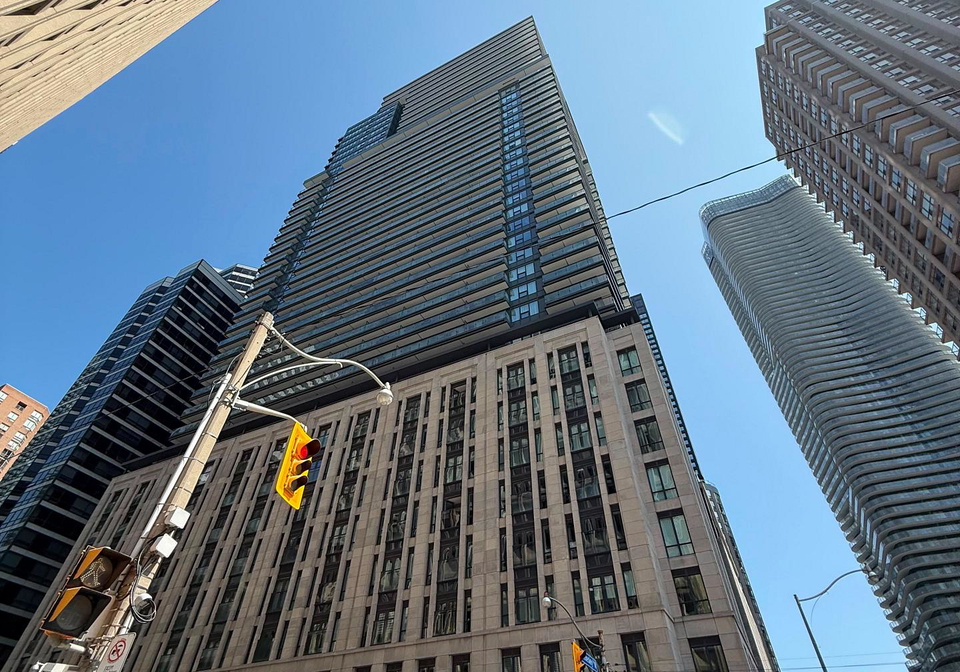955-bay-street-toronto-toronto-ontario-c13699234