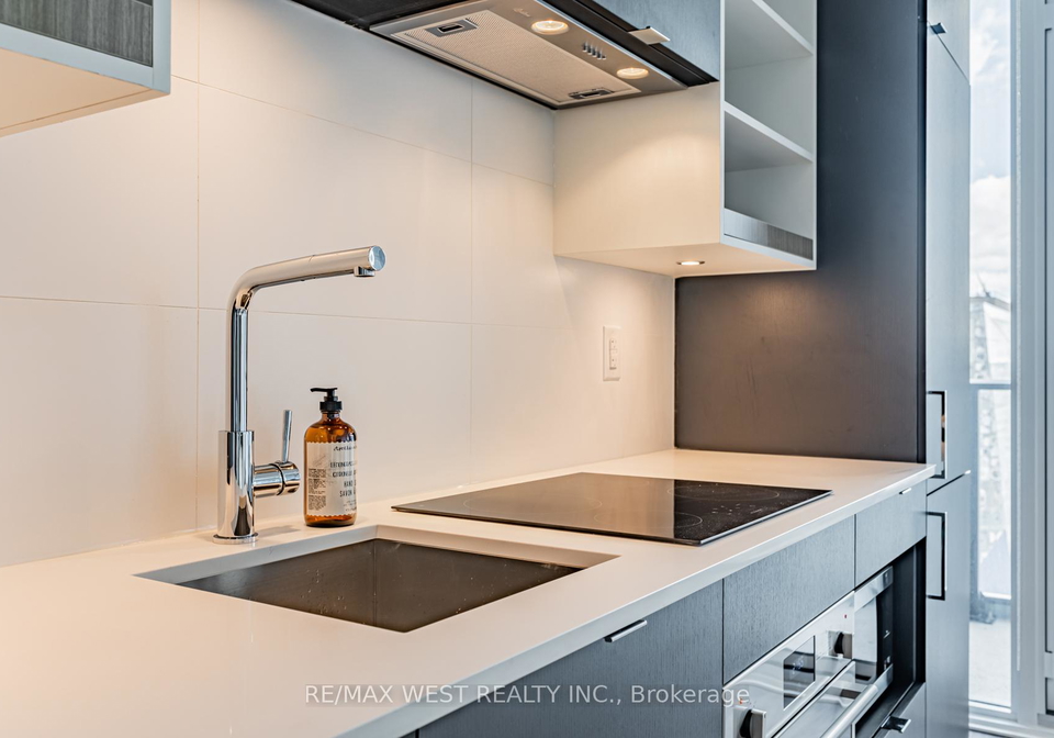 20-edward-street-toronto-toronto-ontario-c13700146