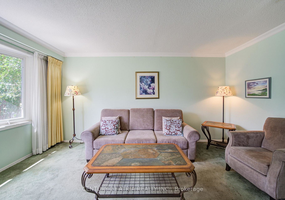 141-hollyberry-trail-toronto-north-york-ontario-c13700174