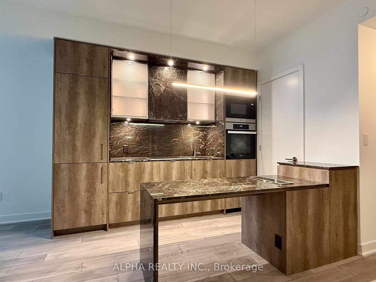 11-yorkville-avenue-toronto-toronto-ontario-c13700256