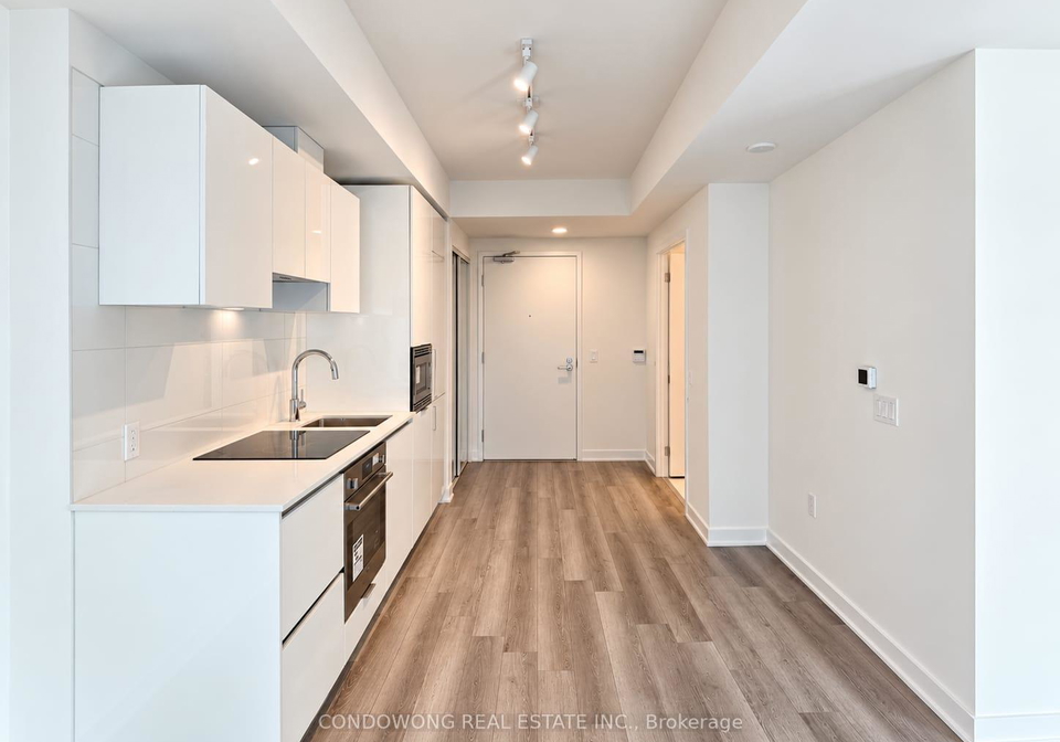 238-simcoe-street-toronto-toronto-ontario-c13700586