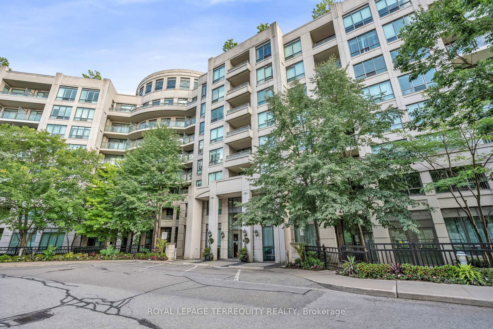 205-w-the-donway-w-toronto-north-york-ontario-c13700680