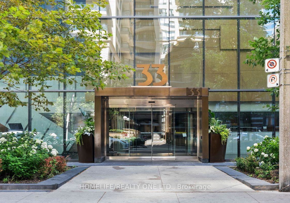 33-charles-street-e-toronto-toronto-ontario-c13700824
