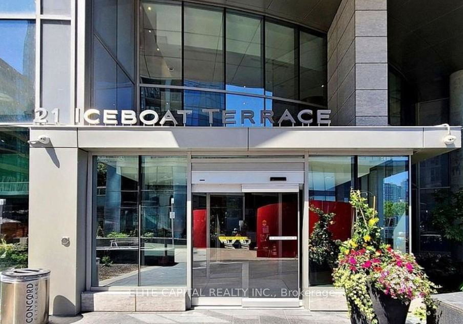 21-iceboat-terrace-toronto-toronto-ontario-c13701082
