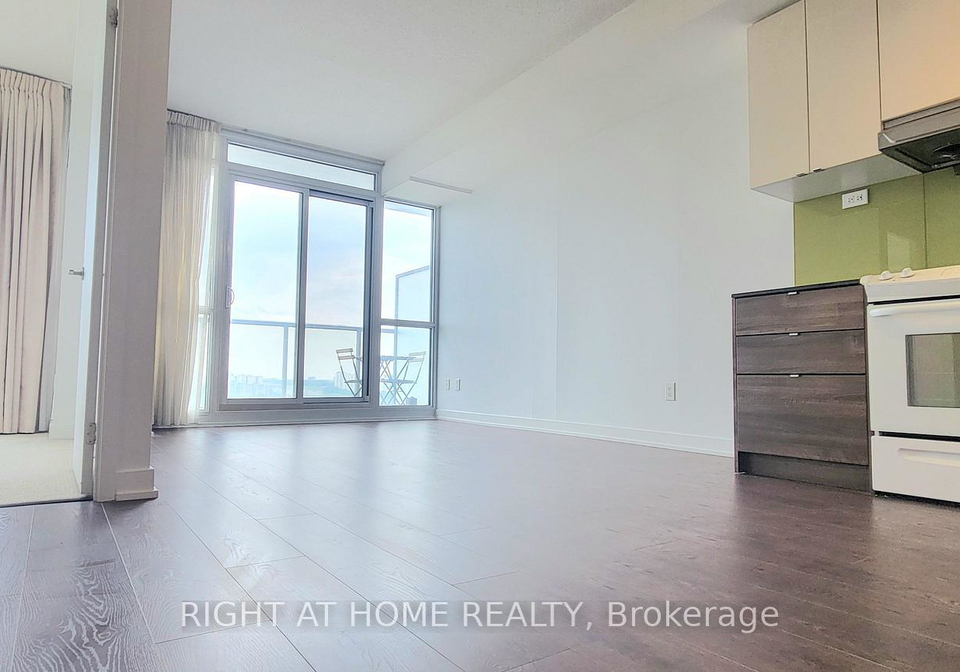 121-mcmahon-drive-toronto-north-york-ontario-c13701144