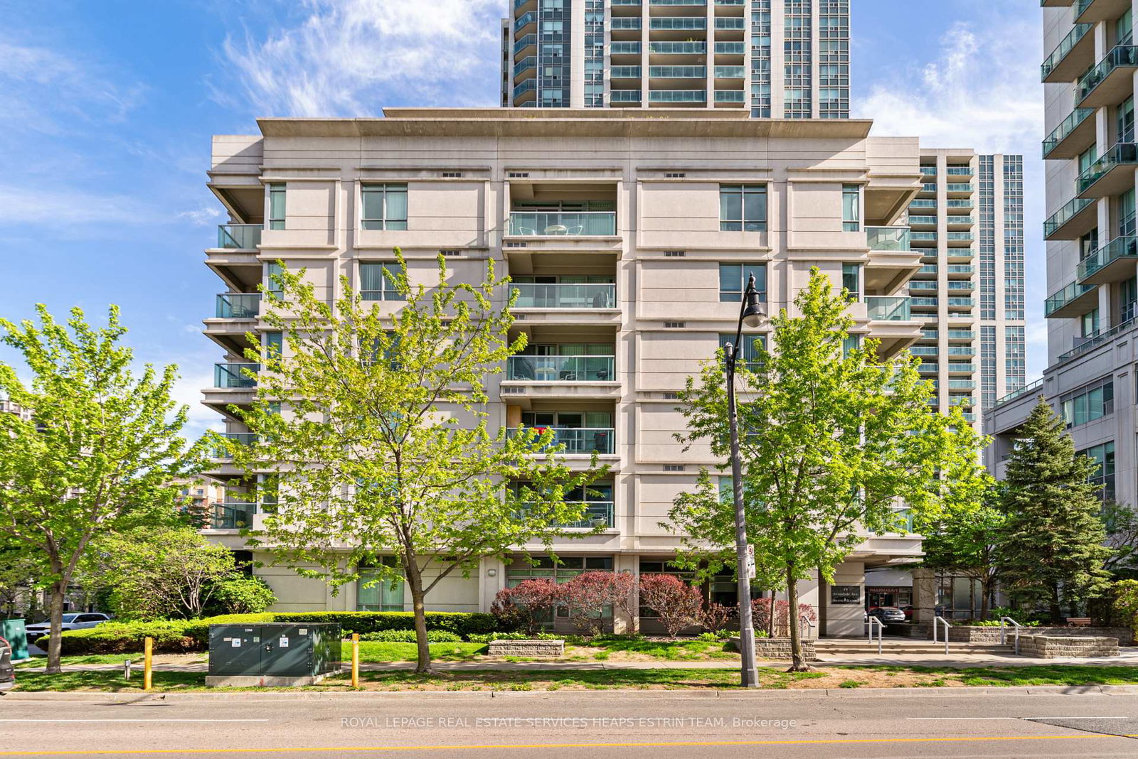 19-avondale-avenue-toronto-north-york-ontario-c13701172