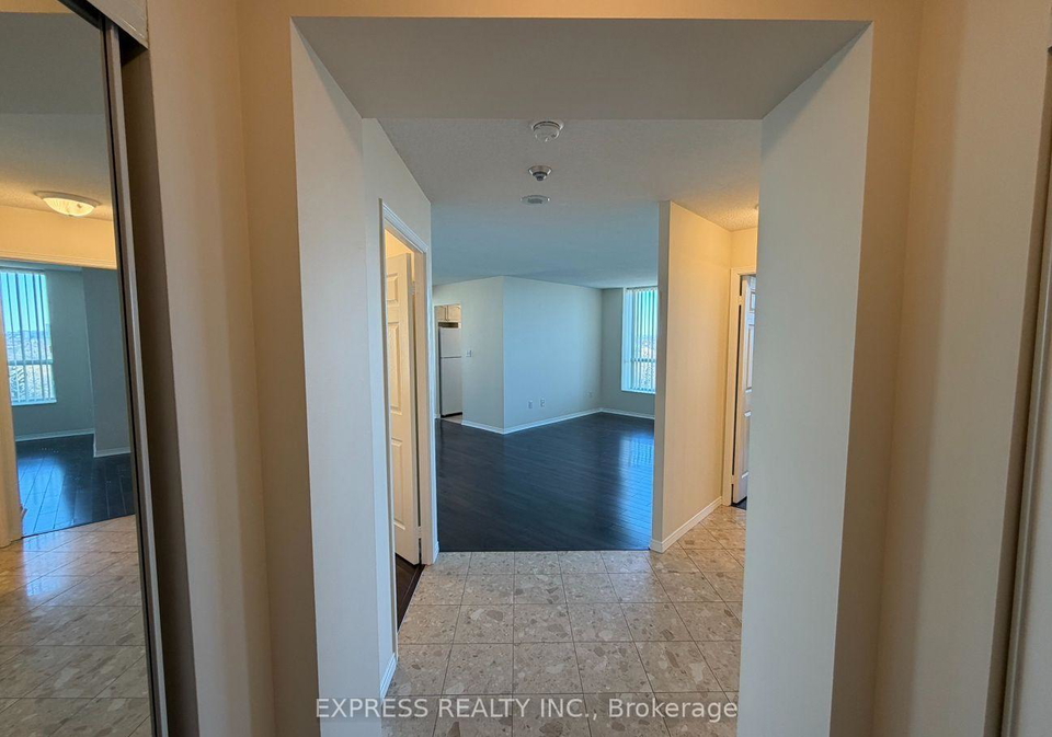 39-pemberton-avenue-toronto-north-york-ontario-c13701236