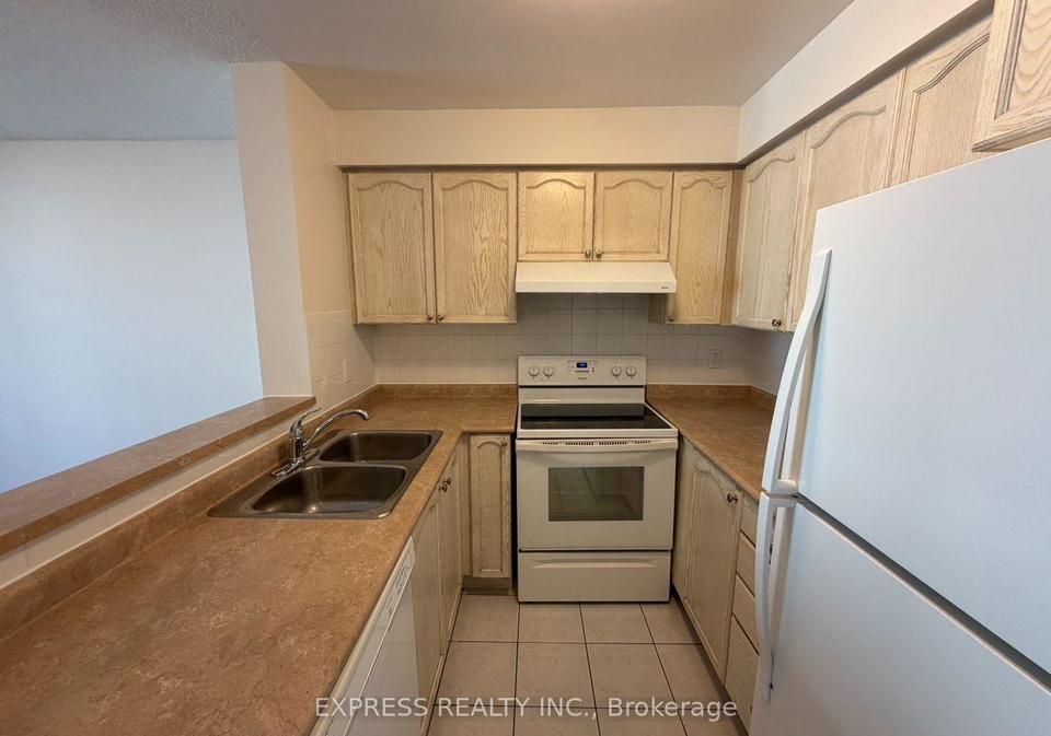 29-pemberton-avenue-toronto-north-york-ontario-c13701408