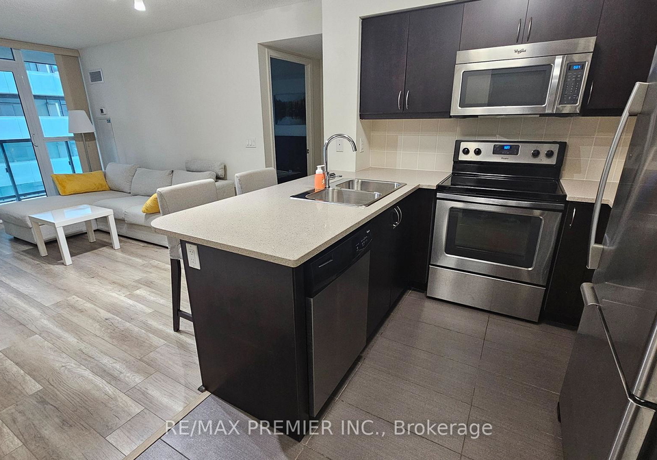 19-grand-trunk-crescent-toronto-toronto-ontario-c13701464