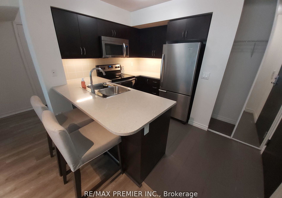 19-grand-trunk-crescent-toronto-toronto-ontario-c13701464
