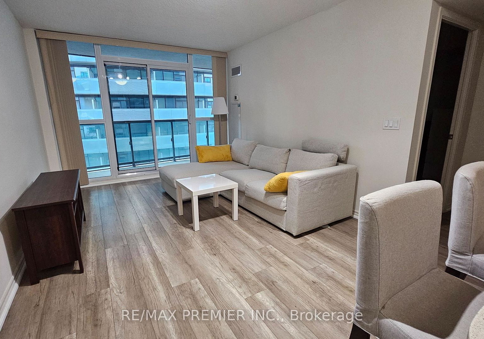 19-grand-trunk-crescent-toronto-toronto-ontario-c13701464