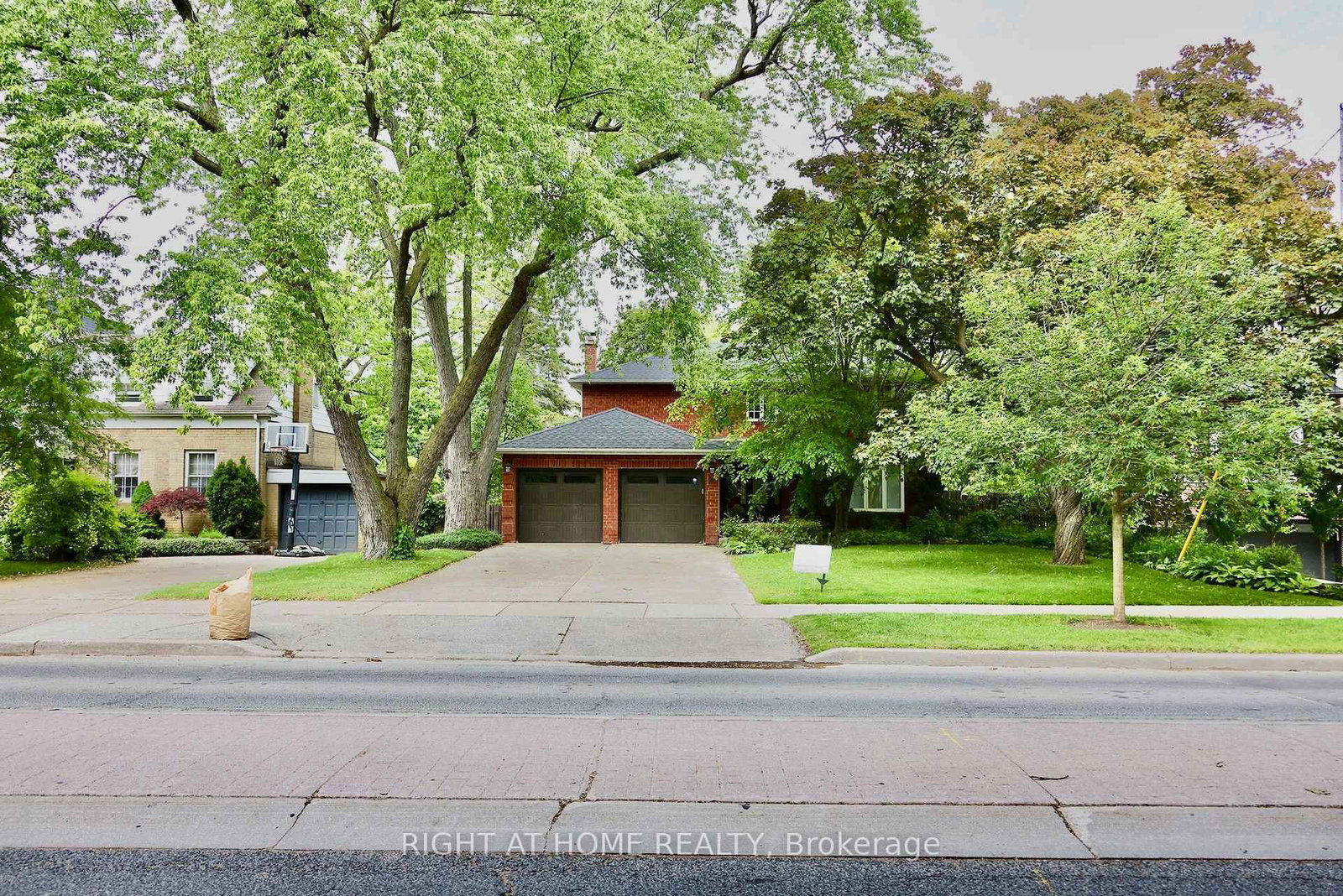 89-yonge-boulevard-toronto-toronto-ontario-c13701720