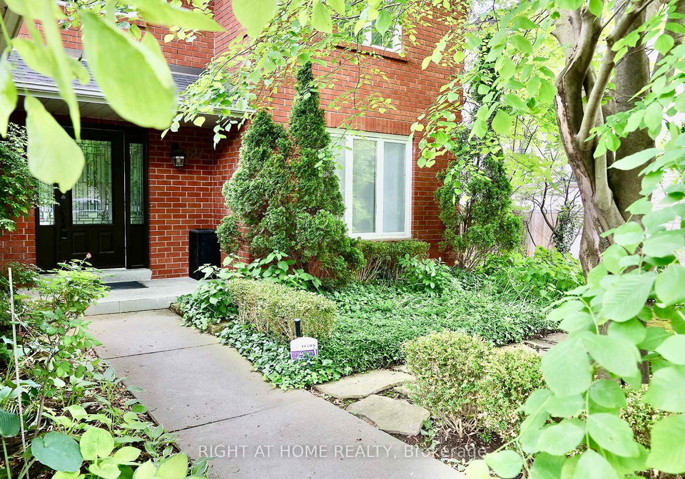 89-yonge-boulevard-toronto-toronto-ontario-c13701720