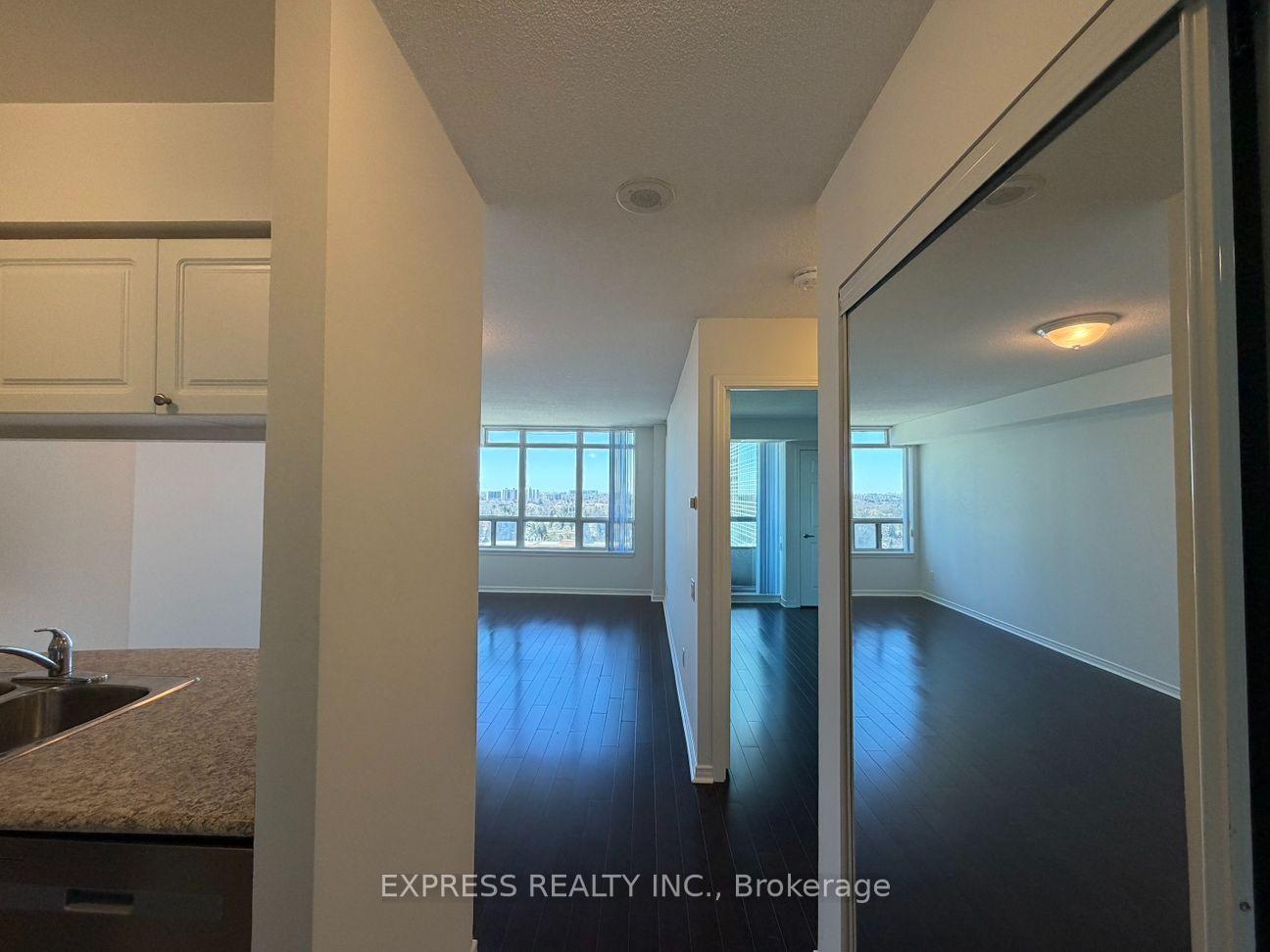 8-hillcrest-avenue-toronto-north-york-ontario-c13701722