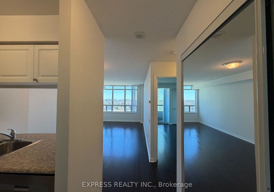 8-hillcrest-avenue-toronto-north-york-ontario-c13701722