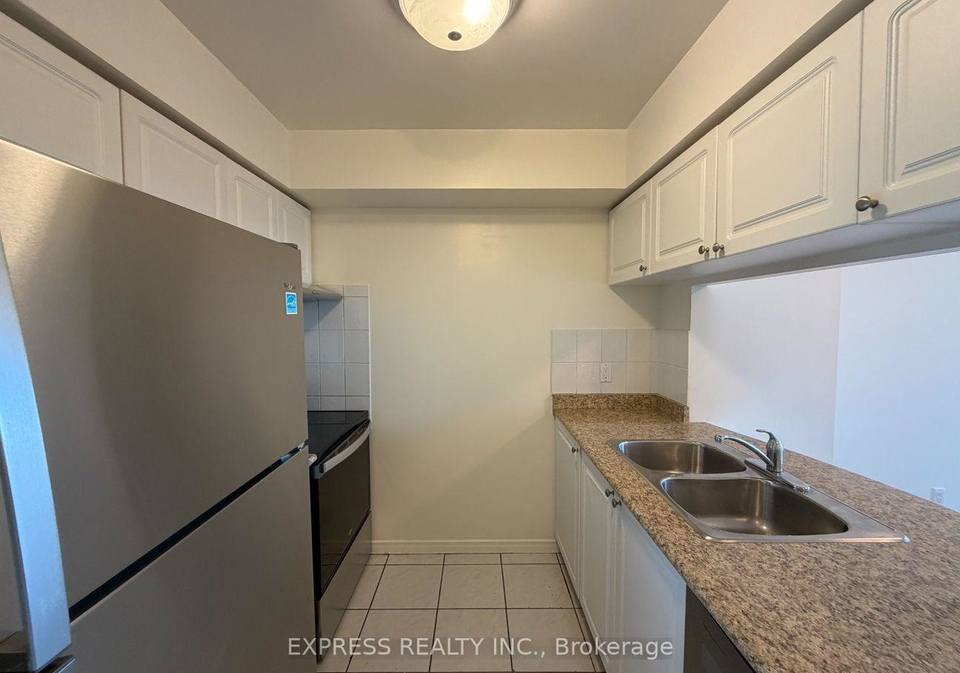 8-hillcrest-avenue-toronto-north-york-ontario-c13701722