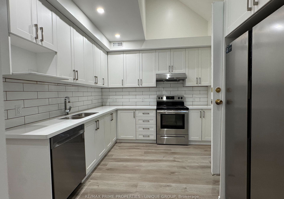 6henry-street-toronto-toronto-ontario-c13701768