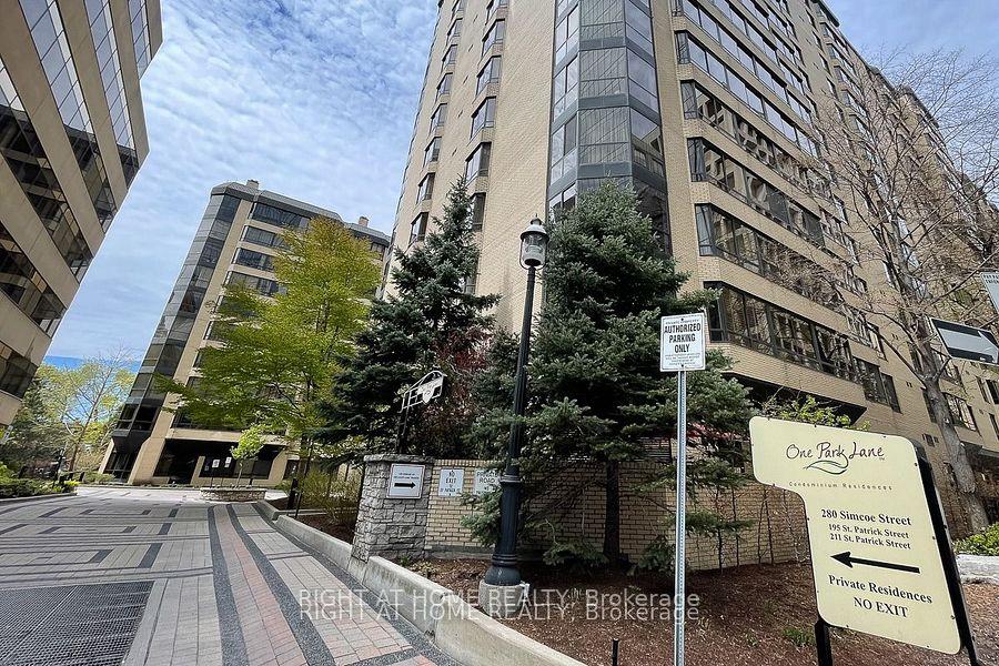 280-simcoe-street-toronto-toronto-ontario-c13702150